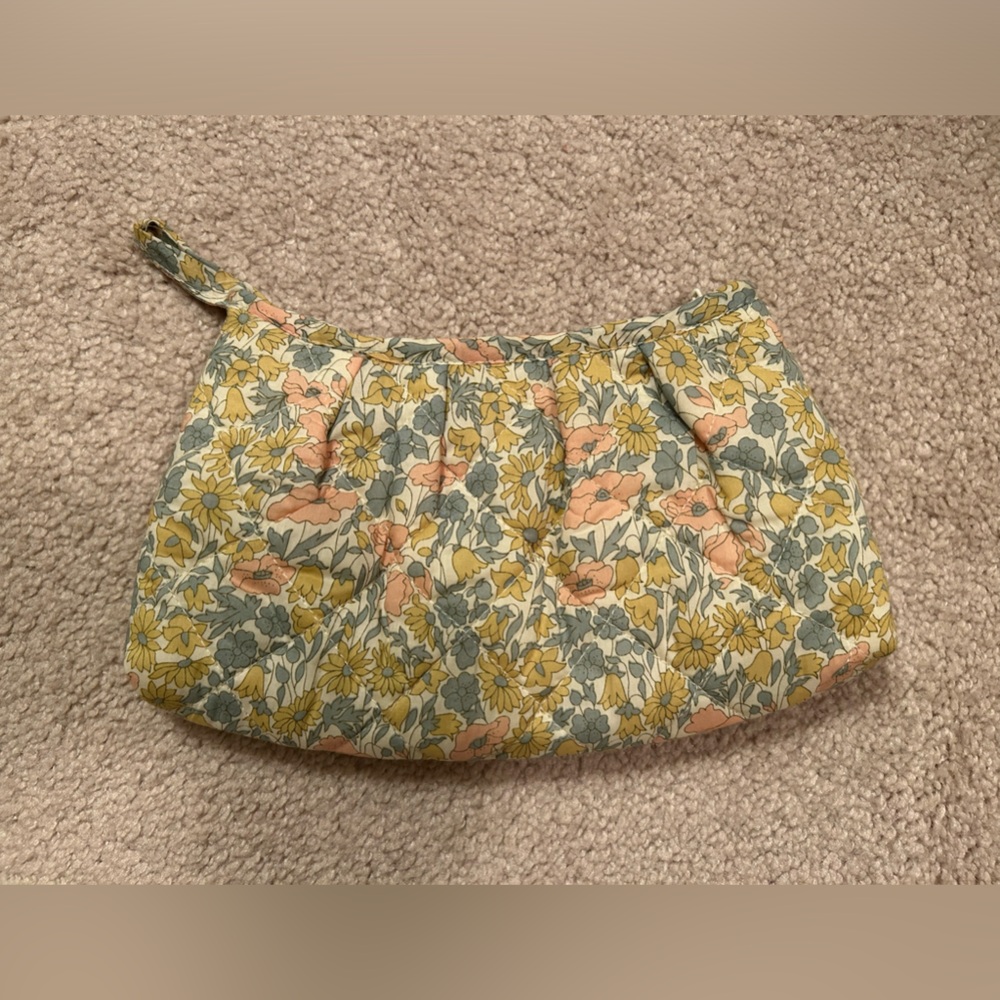 APC Liberty Clutch